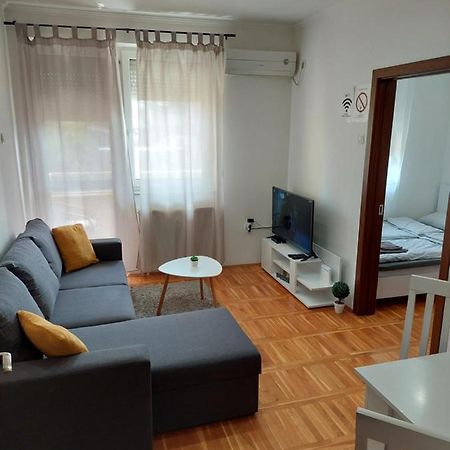 Smiley 2 - Subotica Centar Apartman Kültér fotó