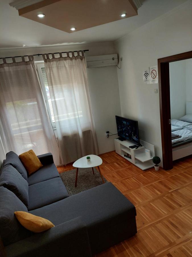 Smiley 2 - Subotica Centar Apartman Kültér fotó