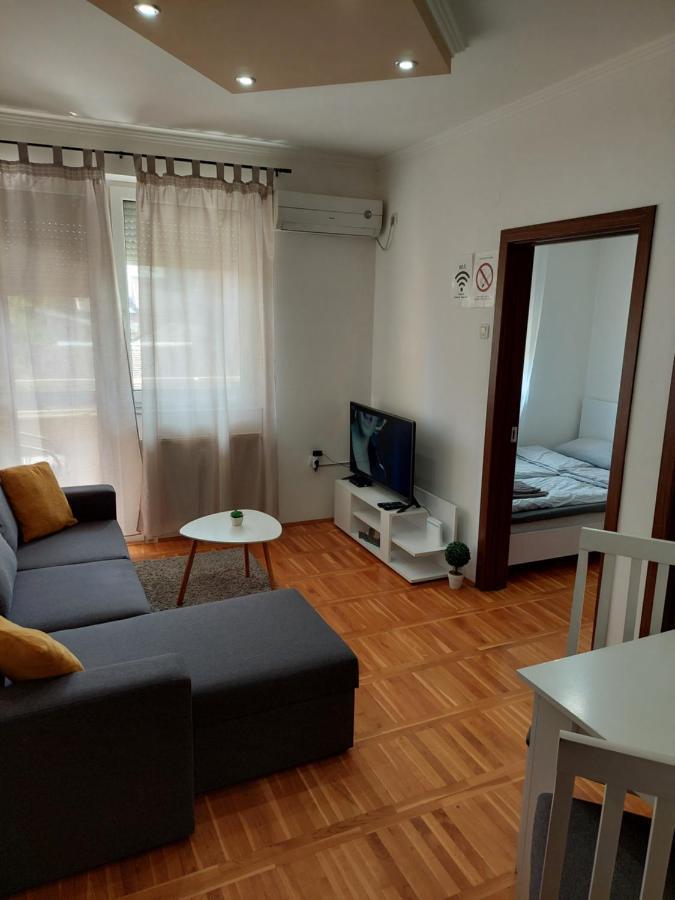 Smiley 2 - Subotica Centar Apartman Kültér fotó