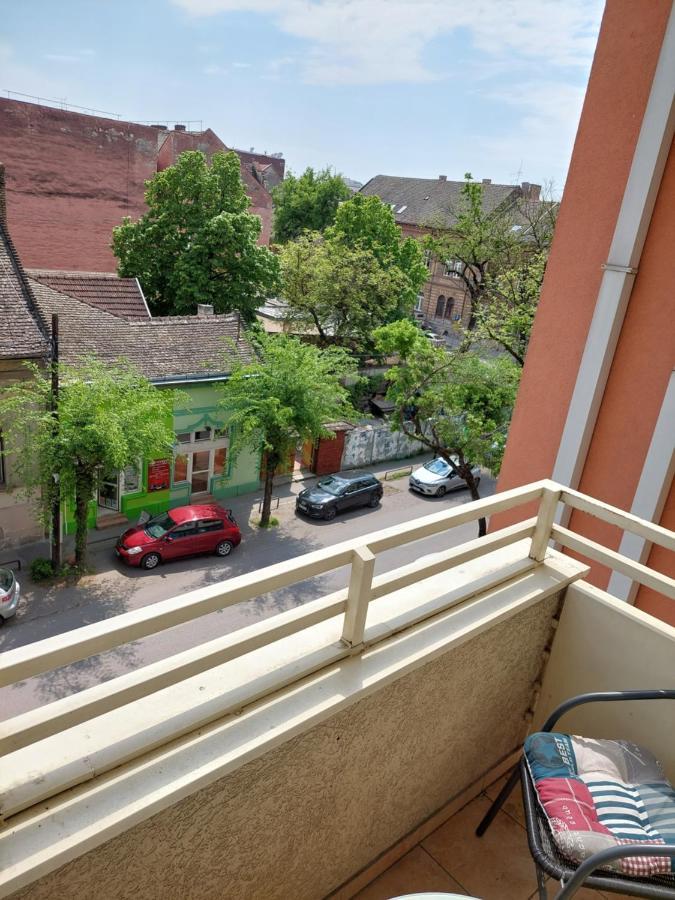 Smiley 2 - Subotica Centar Apartman Kültér fotó