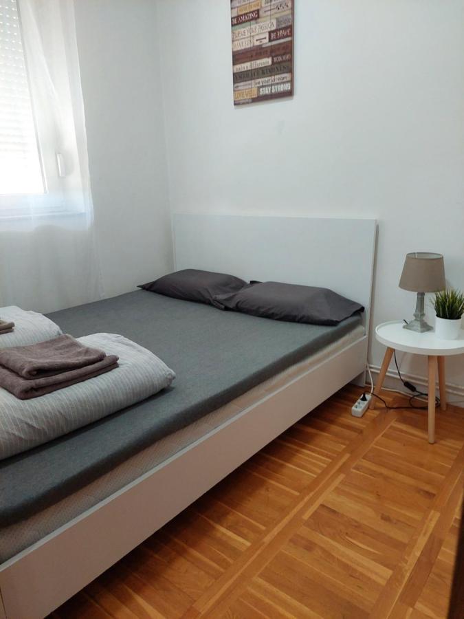 Smiley 2 - Subotica Centar Apartman Kültér fotó